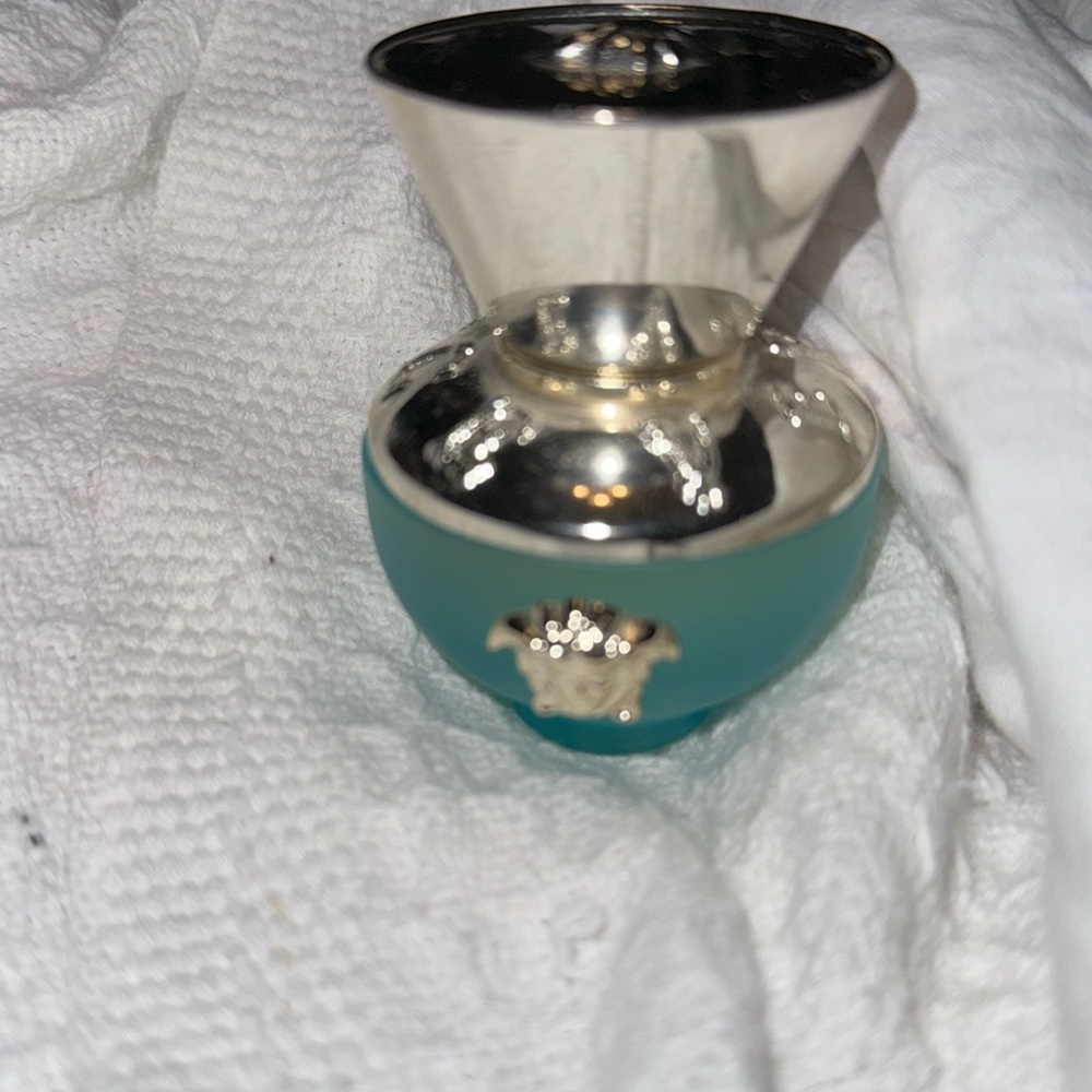 VERSACE, Dylan Turquoise Eau de Toilette.